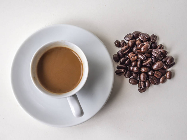 Espresso coffeo in witte beker - Foto, afbeelding