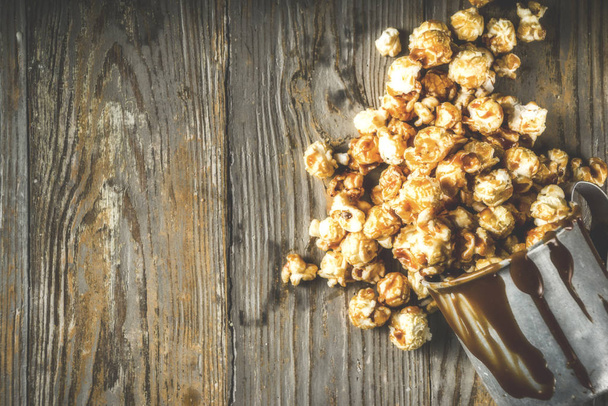 hausgemachte süße Karamell Popcorn - Foto, Bild
