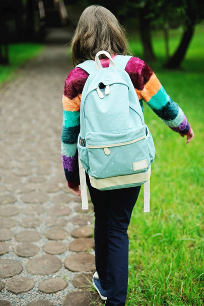 Kid girl with backpack - Foto, Imagem