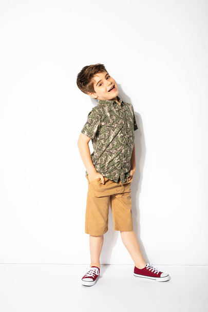 young boy posing on white background - Foto, immagini
