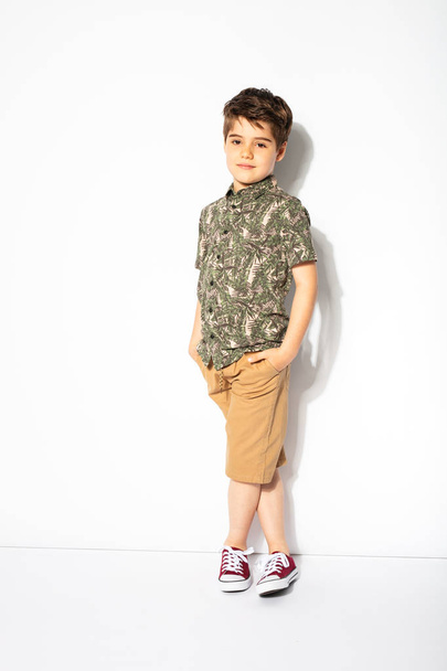 young boy posing on white background - Foto, immagini