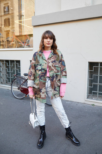 Woman with John Richmond green and brown camouflage shirt before John Richmond fashion show, Milan Fashion Week street style  - Foto, immagini