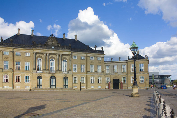 Palácio Amalienborg em Copenhague, Dinamarca
 - Foto, Imagem