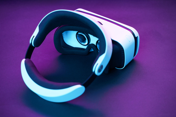 Virtual-Reality-Headset. Technologie der Zukunft - Foto, Bild