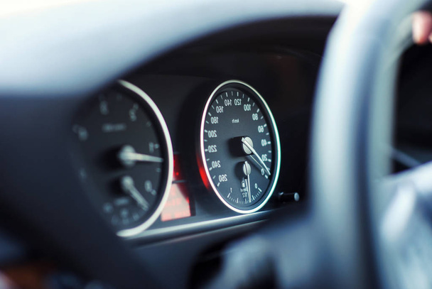 speedometer in the car - Foto, imagen