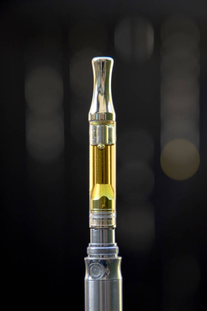 Vape Pen, dampfendes Marihuana-Öl, Cannabis-Vaporizer  - Foto, Bild