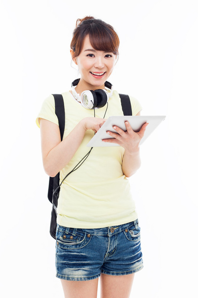 mujer sosteniendo tableta ordenador. - Foto, imagen