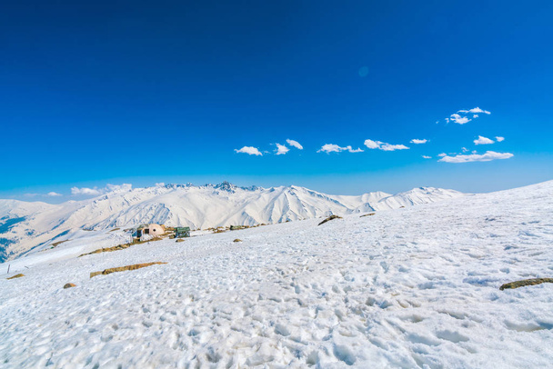 Beautiful  snow covered mountains landscape Kashmir state, India - Foto, immagini