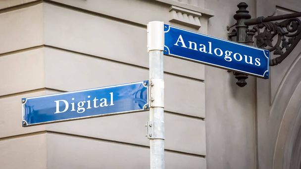 Straßenschild auf digital versus analog - Foto, Bild