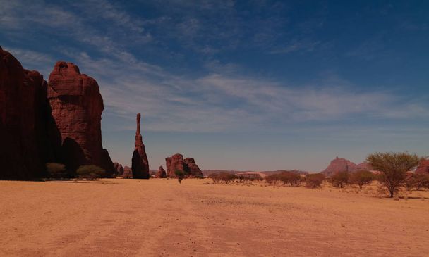 Absztrakt rock formáció a fennsíkon Ennedi aka Spire, Csád - Fotó, kép