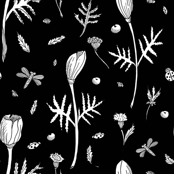 Abstract naadloze bloemmotief met tulpen, bladeren en kruiden. Hand getekende witte bloemen op zwarte achtergrond. Omtrek botanische illustratie voor stoffen, uitnodiging kaarten ontwerp, Wrapping, behang - Foto, afbeelding