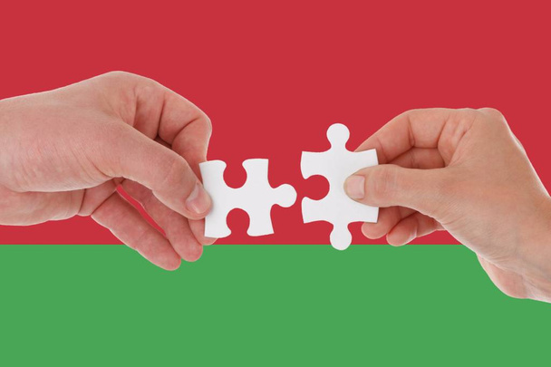 Σημαία της Λευκορωσίας, διασύνδεση μιας πολυπολιτισμικής ομάδας νέων - Φωτογραφία, εικόνα