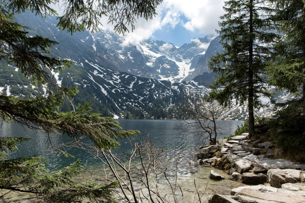 Parco nazionale di Tatra, Polonia. Piccole montagne Lago Morskie Oko
 - Foto, immagini