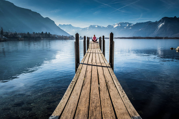 Femme Touriste au Lac Montreux
 - Photo, image
