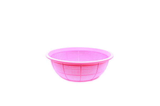 Розовая пластиковая корзина на изолированных
 - Фото, изображение