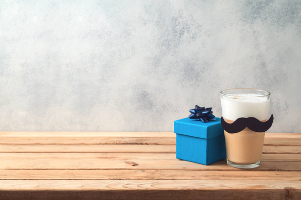 Happy Father's day concept with latte macchiato coffee and gift  - Foto, Imagen