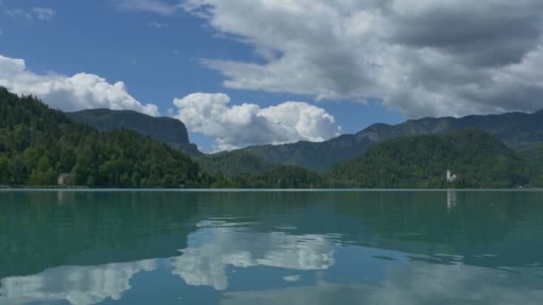 Amplia vista del lago esloveno Bled
. - Metraje, vídeo