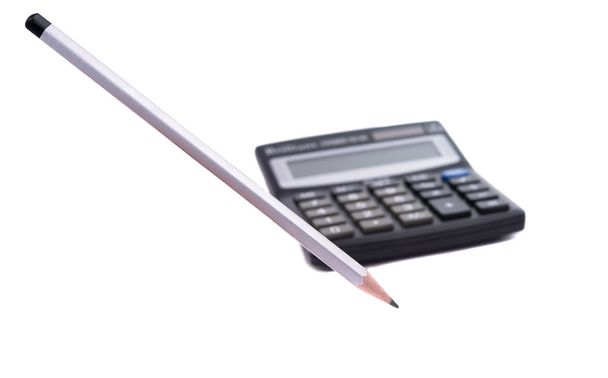 Taschenrechner mit Bleistift isoliert  - Foto, Bild
