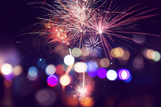 Fundo abstrato. Fogos de artifício borrão círculo. Colorido em celebração. fundo, Ano Novo, celebração, fogos de artifício
. - Foto, Imagem