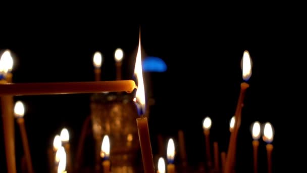 brennende Kerze im Tempel - Filmmaterial, Video