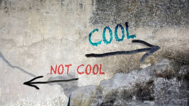 Graffiti de pared para enfriar versus no enfriar
 - Foto, imagen