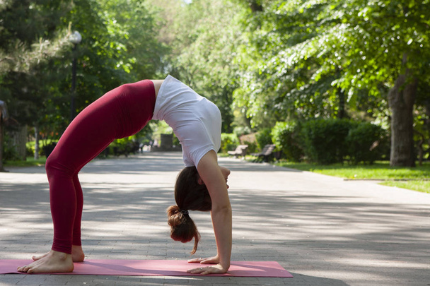 Yoga woman doing morning exercise, healthy woman - Foto, Bild