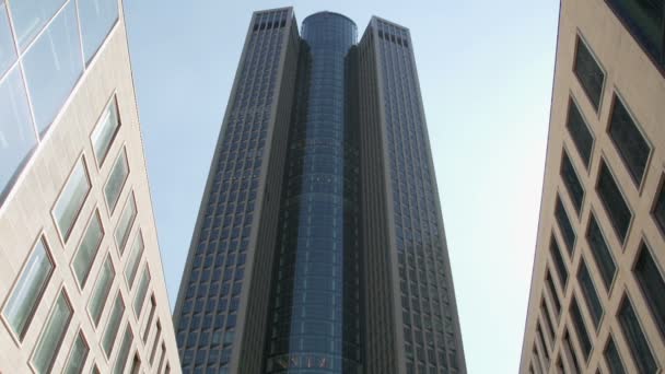 Großes Bürogebäude mit Innenhof - Záběry, video