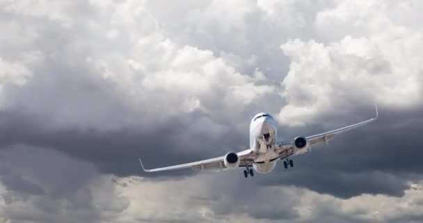 4k looping naadloze Cinemagraph van time-lapse stormachtige wolken achter het vliegtuig. - Video