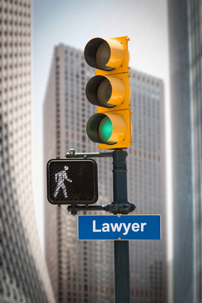 Straßenschild zum Anwalt - Foto, Bild