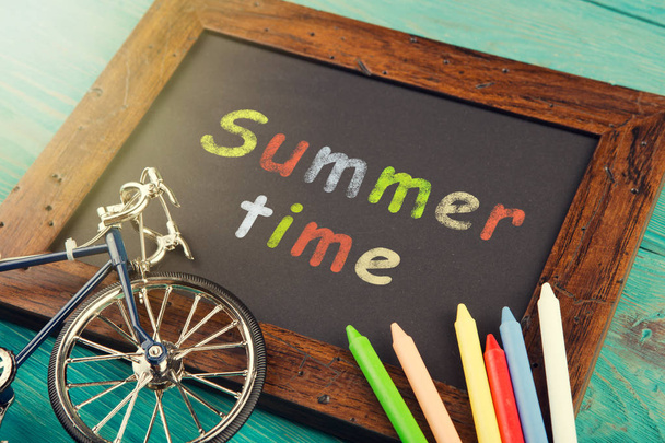 Summer Time - written with crayons on the chalkboard - Φωτογραφία, εικόνα