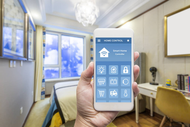 Smartphone mit Smart House, Hausautomation, Gerät mit App-Symbolen - Foto, Bild