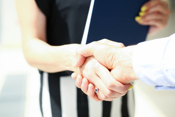Business people shaking hands - Foto, afbeelding