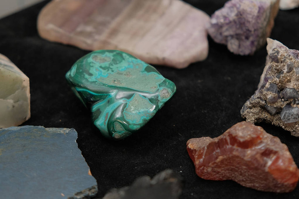 красочные камни и природные минералы
 - Фото, изображение