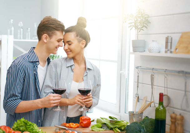 loving couple in the kitchen - Zdjęcie, obraz