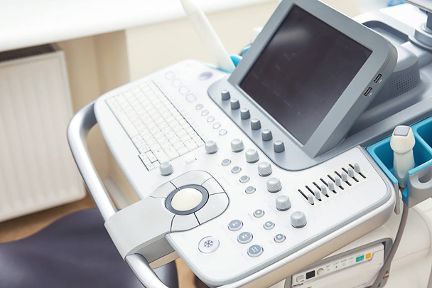 Moderní ultrazvukové zařízení v klinice - Fotografie, Obrázek