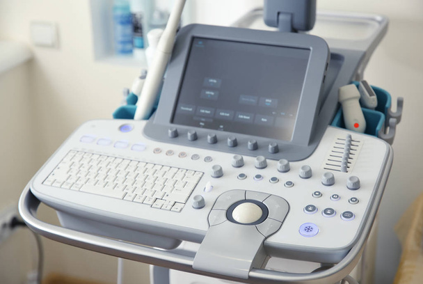 Modern ultrasound equipment in clinic - Foto, Imagen