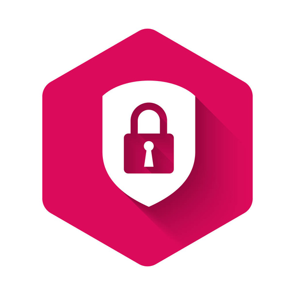 Ασφάλεια Λευκής Ασπίδας με εικόνα κλειδαριάς απομονωμένη με μεγάλη σκιά. Προστασία, ασφάλεια, ασφάλεια με κωδικό. Πινακίδα προστασίας προσωπικών δεδομένων. Ροζ εξάγωνο κουμπί. Εικονογράφηση διανύσματος - Διάνυσμα, εικόνα
