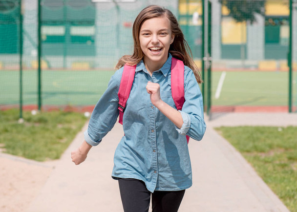 Teen girl back to school - Fotó, kép