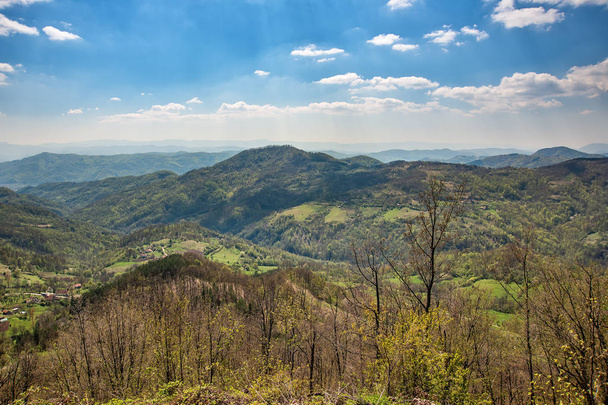 Vuori Macvassa, Serbiassa. Macva on maantieteellinen ja historiallinen alue Luoteis-Serbiassa
 - Valokuva, kuva