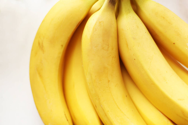 Healthy yellow Detox. Fresh banana - Foto, afbeelding