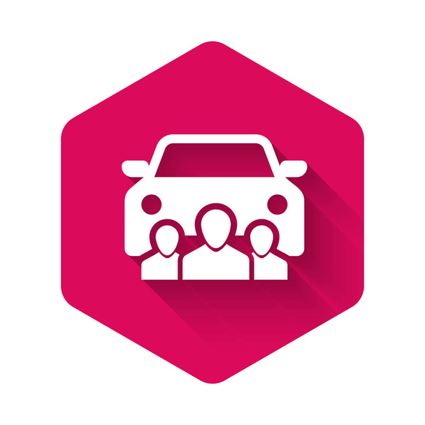 White Car sharing with group of people icon isolated with long shadow. Carsharing sign. Transport renting service concept. Pink hexagon button. Vector Illustration - ベクター画像