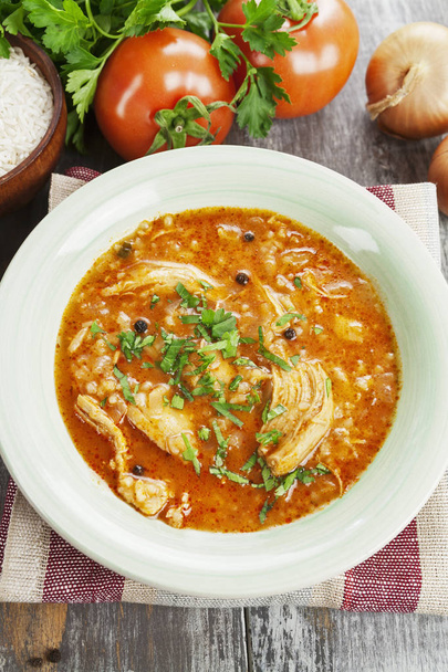 Tradiční polévka gruzínské Charčo v talíř na stůl - Fotografie, Obrázek