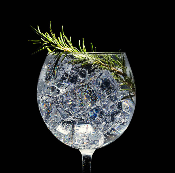rosromarin gin, romarin gimlet, gin fizz, cocktail de lévriers
,  - Photo, image