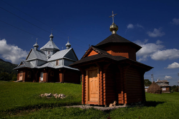 Eglise de la Nativité de la Sainte Vierge à Kryvorivnya, Iva
 - Photo, image
