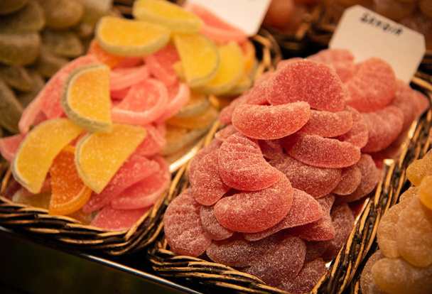 Різноманітність солодких і смачних сухих фруктів
 - Фото, зображення