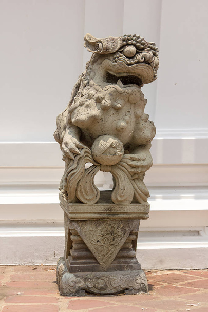 中国風に刻まれたライオンの形をした石 - 写真・画像