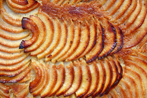 Верней сюр Сен; Франція-Квітень 17 2019: яблучний пиріг - Фото, зображення