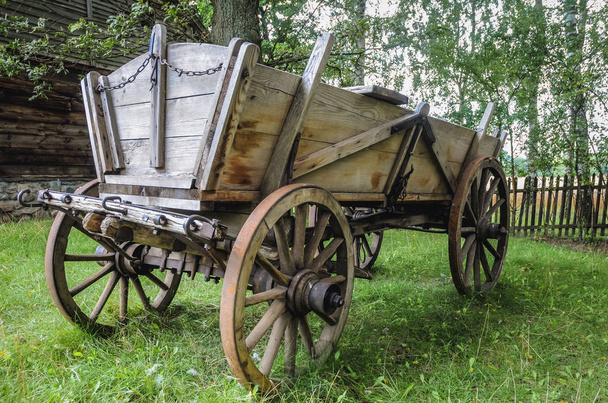 Carrozza in legno in Polonia
 - Foto, immagini