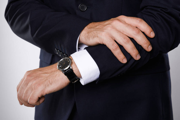 Male hand and wristwatch - Fotografie, Obrázek