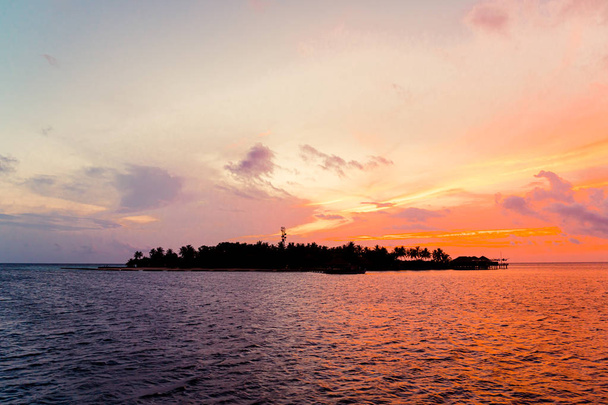 sunset sky with Maldives Island - Foto, immagini
